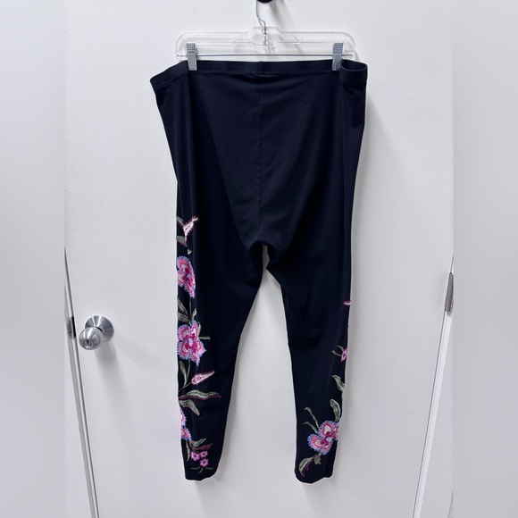 Johnny Was Libbi Black Leggings with Pink Floral Embroidery - Picture 8 of 10